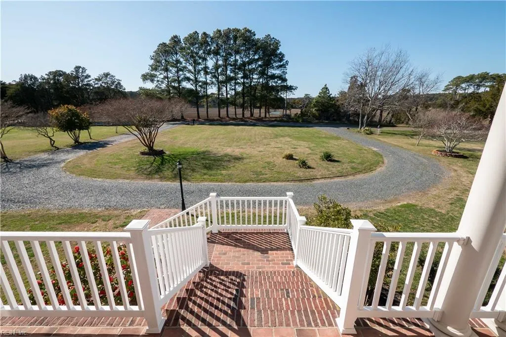 Accomac, Virginia 23301, United States, 4 Bedrooms Bedrooms, ,3 BathroomsBathrooms,Residential,Active,96039