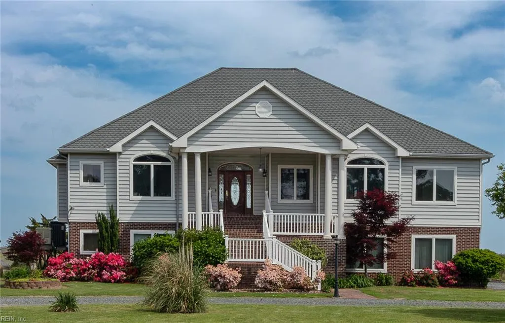 Accomac, Virginia 23301, United States, 4 Bedrooms Bedrooms, ,3 BathroomsBathrooms,Residential,Active,96039