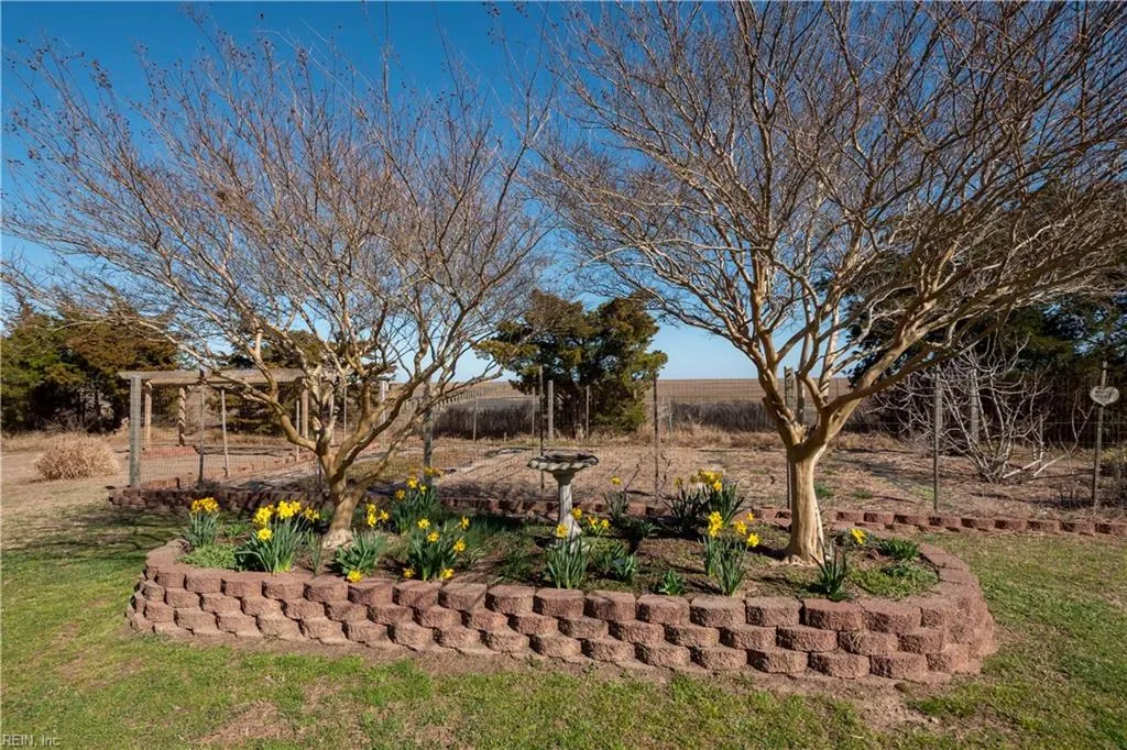 Accomac, Virginia 23301, United States, 4 Bedrooms Bedrooms, ,3 BathroomsBathrooms,Residential,Active,96039