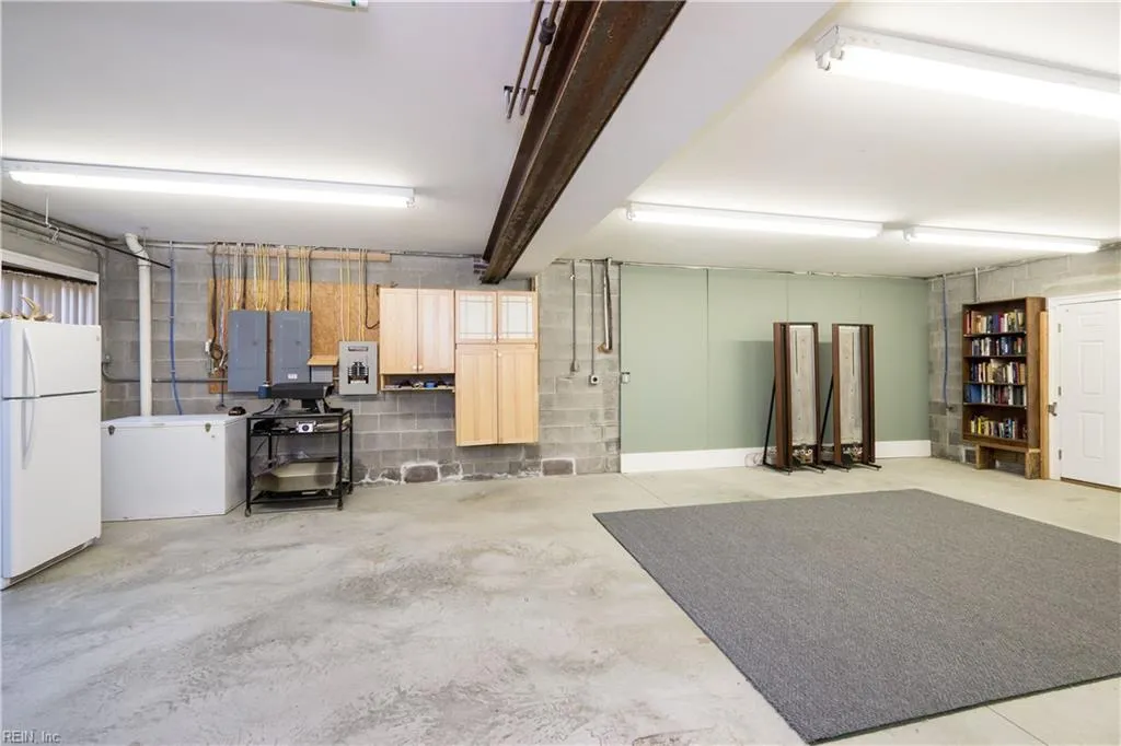 Accomac, Virginia 23301, United States, 4 Bedrooms Bedrooms, ,3 BathroomsBathrooms,Residential,Active,96039