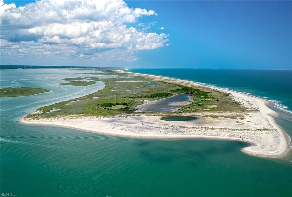 Accomac, Virginia 23301, United States, 4 Bedrooms Bedrooms, ,3 BathroomsBathrooms,Residential,Active,96039