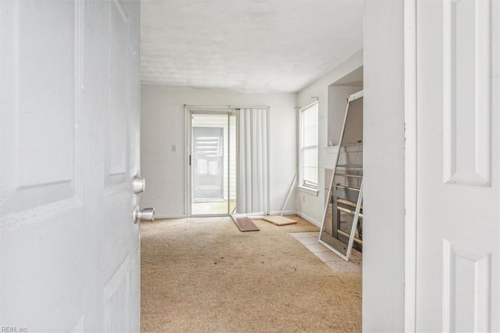 501 Summit CT 101