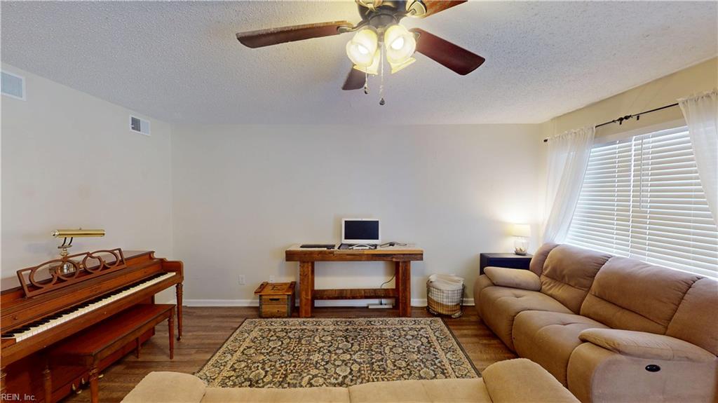3504 Irvington CT