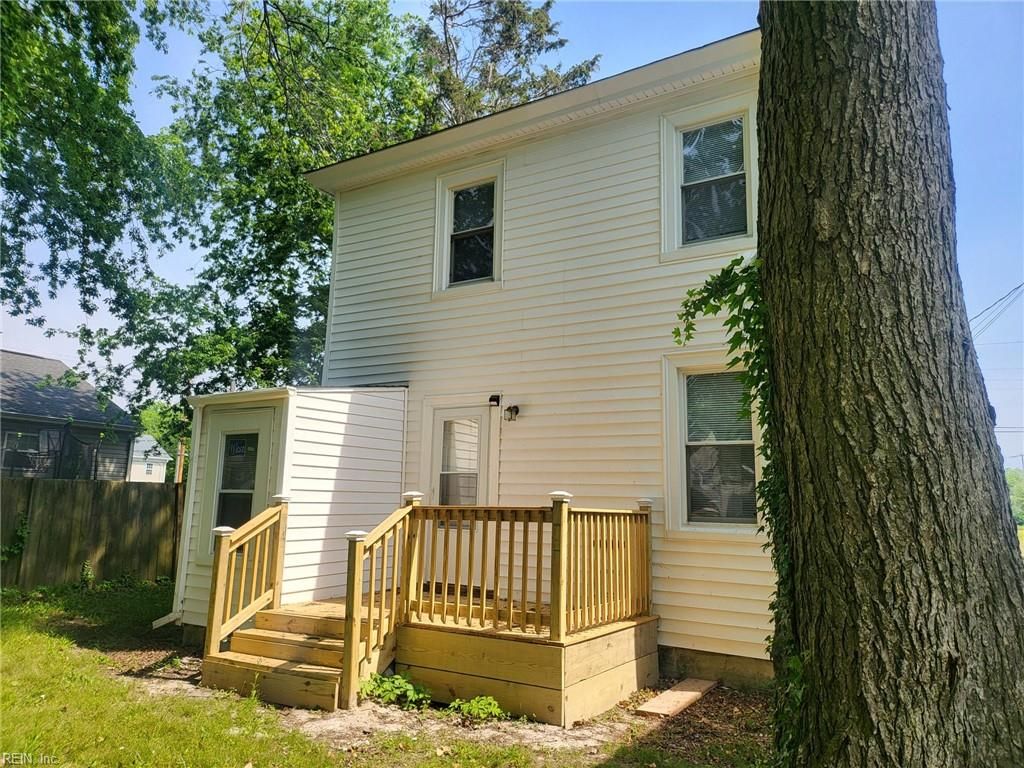 Photo of 108 E Howard Street, Hampton, VA 23663 (MLS # 10631950)