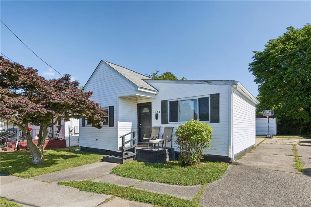 Photo of 1124 St. Julian Avenue, Norfolk, VA 23504 (MLS # 10635839)