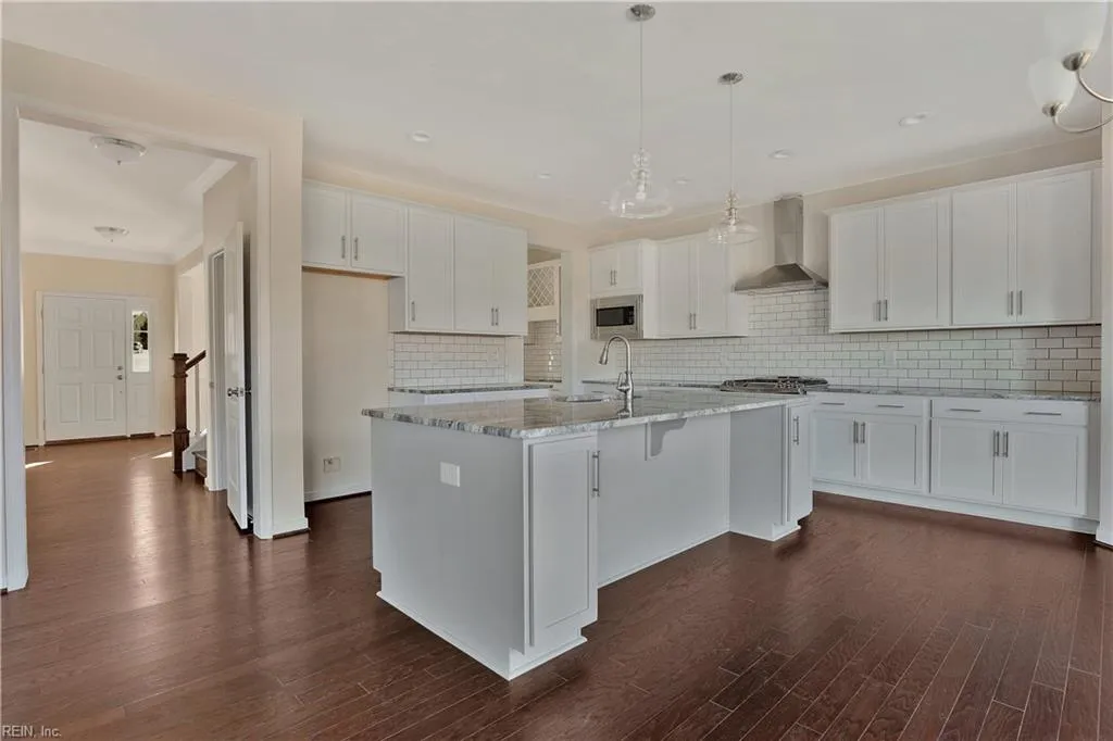 Suffolk, Virginia 23435, United States, 5 Bedrooms Bedrooms, ,3 BathroomsBathrooms,Residential,Active,206852