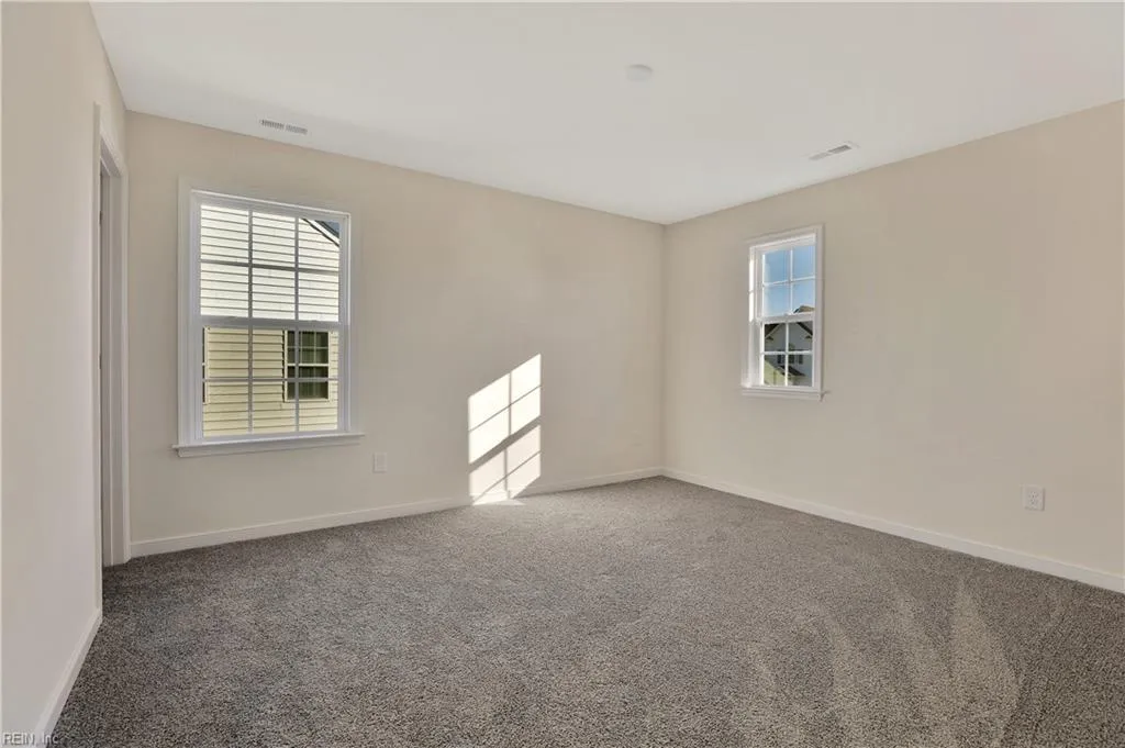 Suffolk, Virginia 23435, United States, 5 Bedrooms Bedrooms, ,3 BathroomsBathrooms,Residential,Active,206852