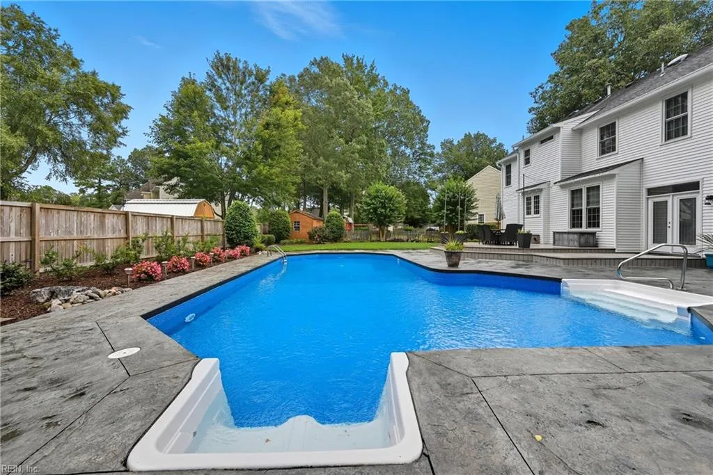 Chesapeake, Virginia 23322, United States, 4 Bedrooms Bedrooms, ,3 BathroomsBathrooms,Residential,Pending,213615