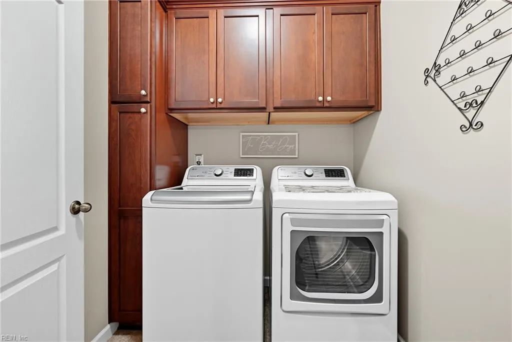 Chesapeake, Virginia 23322, United States, 4 Bedrooms Bedrooms, ,3 BathroomsBathrooms,Residential,Pending,213615