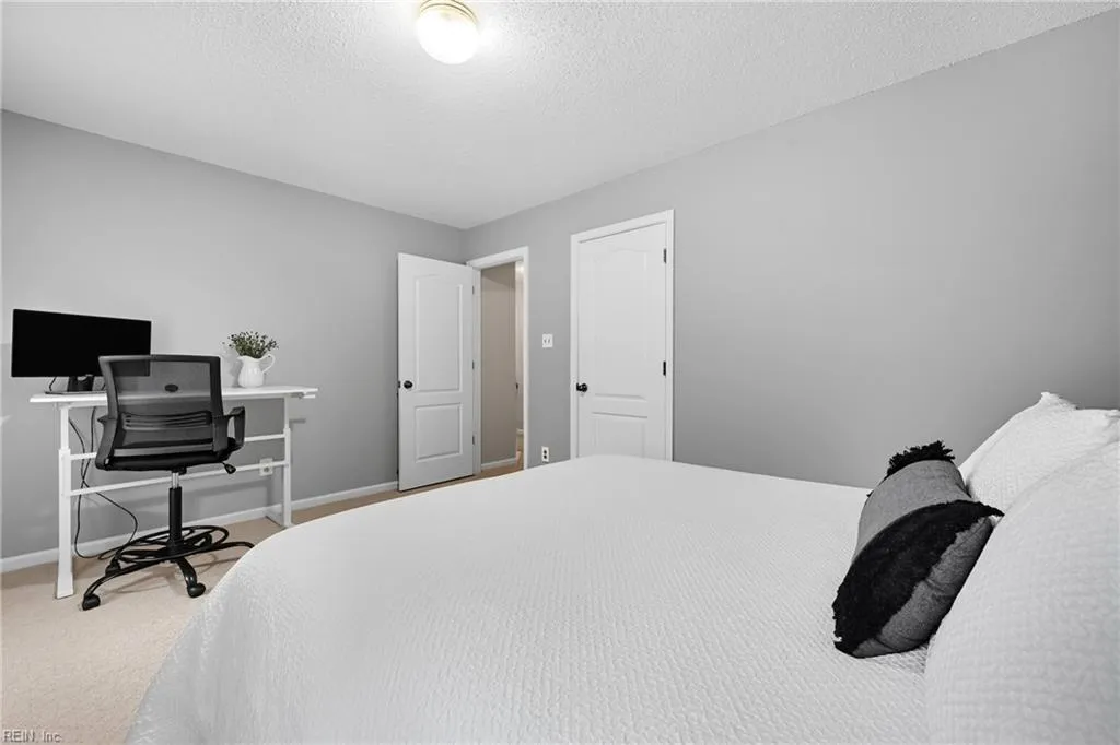 Chesapeake, Virginia 23322, United States, 4 Bedrooms Bedrooms, ,3 BathroomsBathrooms,Residential,Pending,213615