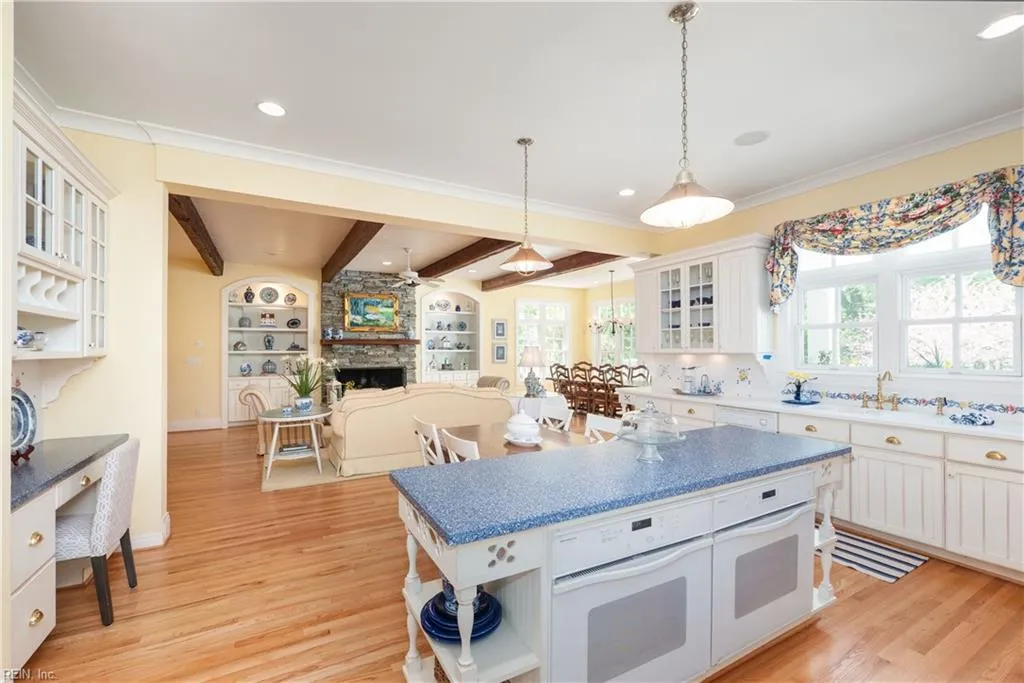 Virginia Beach, Virginia 23451, United States, 6 Bedrooms Bedrooms, ,7 BathroomsBathrooms,Residential,Active,112066