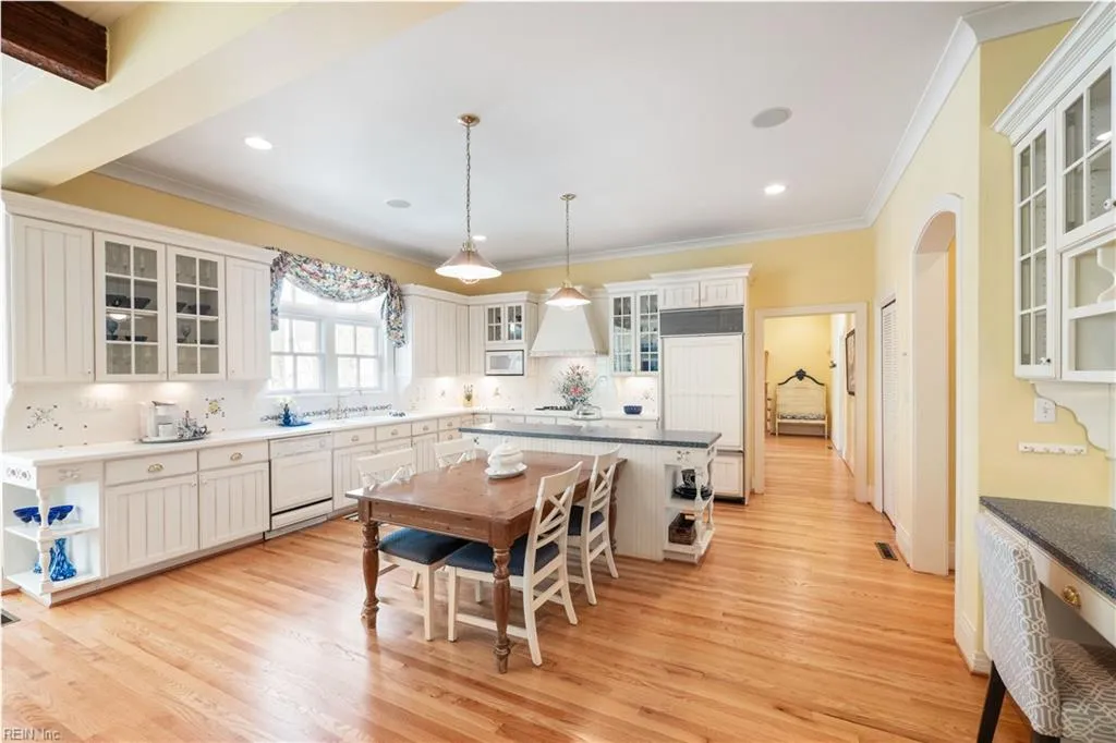 Virginia Beach, Virginia 23451, United States, 6 Bedrooms Bedrooms, ,7 BathroomsBathrooms,Residential,Active,112066