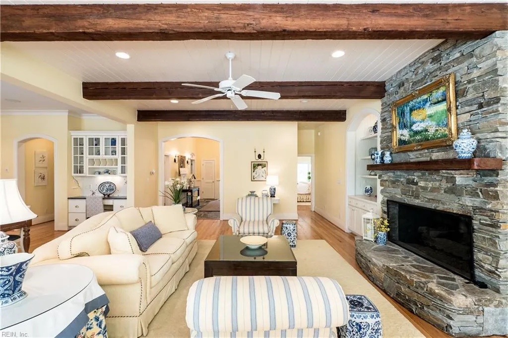 Virginia Beach, Virginia 23451, United States, 6 Bedrooms Bedrooms, ,7 BathroomsBathrooms,Residential,Active,112066