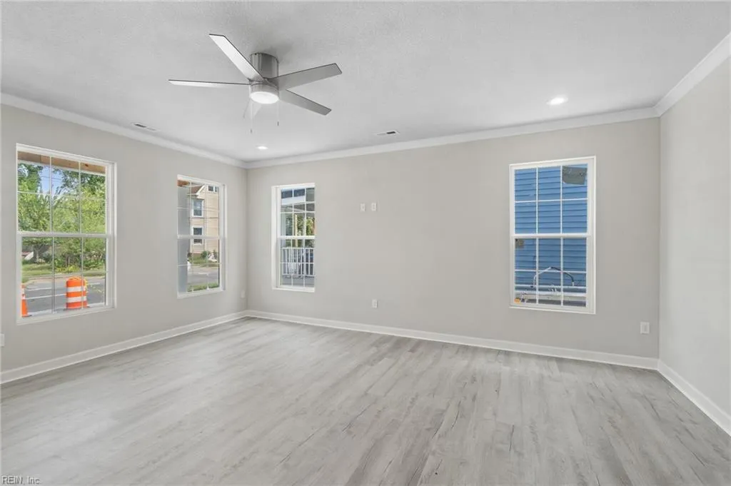 Norfolk, Virginia 23504, United States, 5 Bedrooms Bedrooms, ,3 BathroomsBathrooms,Residential,Active,23858