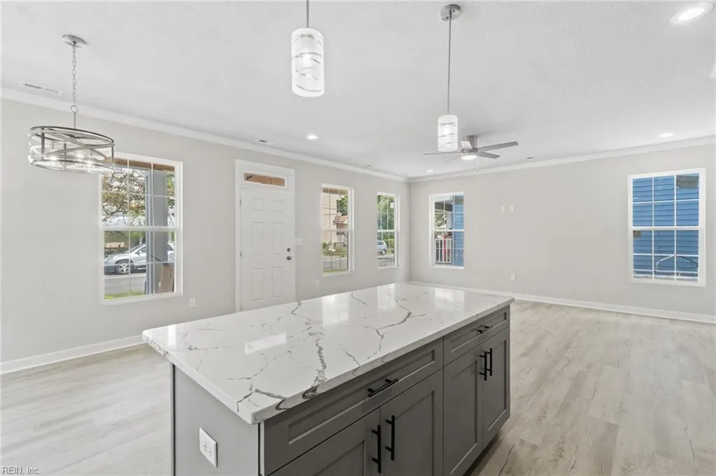 Norfolk, Virginia 23504, United States, 5 Bedrooms Bedrooms, ,3 BathroomsBathrooms,Residential,Active,23858