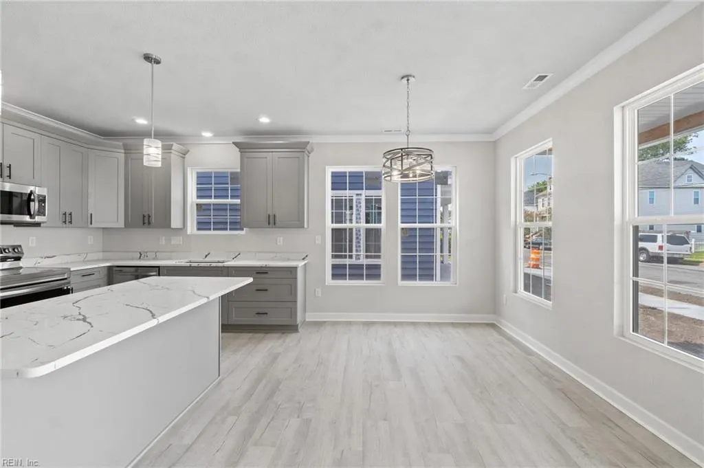 Norfolk, Virginia 23504, United States, 5 Bedrooms Bedrooms, ,3 BathroomsBathrooms,Residential,Active,23858