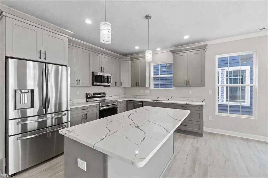 Norfolk, Virginia 23504, United States, 5 Bedrooms Bedrooms, ,3 BathroomsBathrooms,Residential,Active,23858