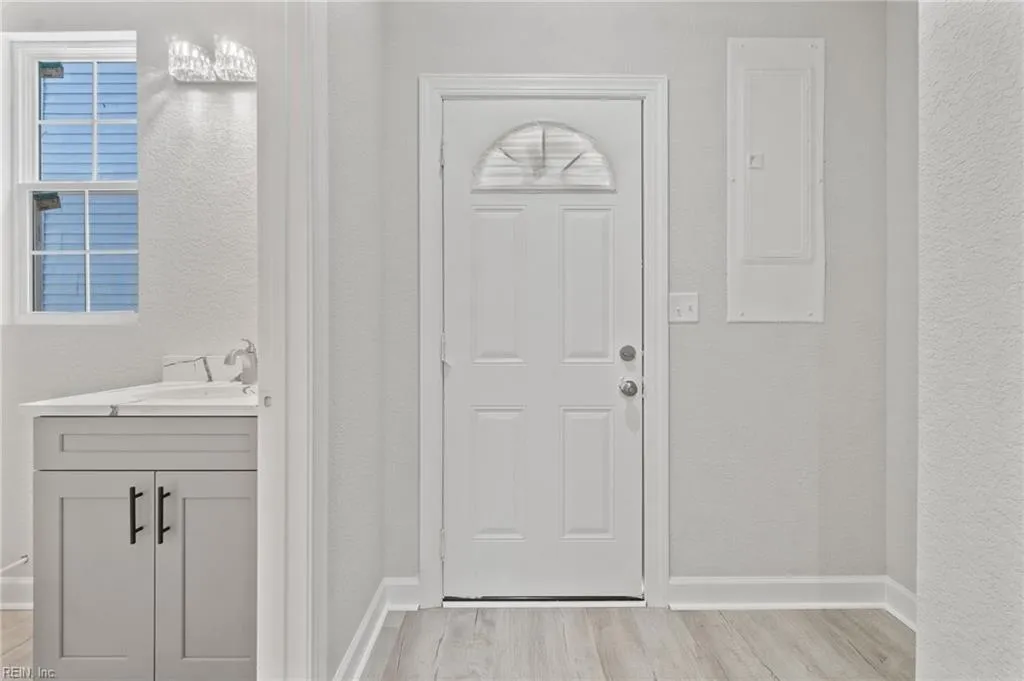 Norfolk, Virginia 23504, United States, 5 Bedrooms Bedrooms, ,3 BathroomsBathrooms,Residential,Active,23858