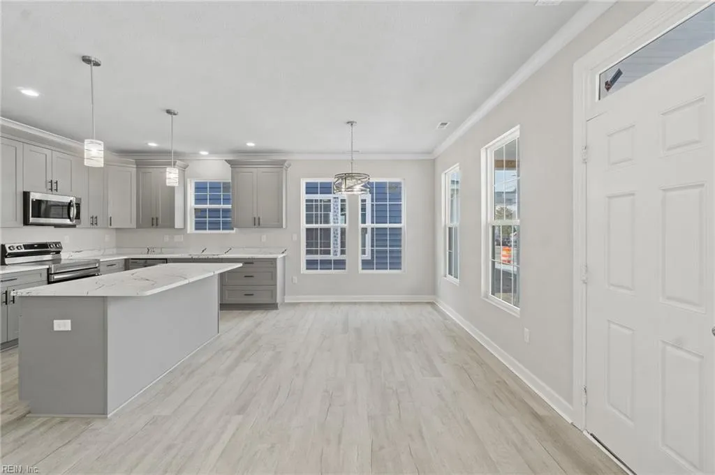 Norfolk, Virginia 23504, United States, 5 Bedrooms Bedrooms, ,3 BathroomsBathrooms,Residential,Active,23858