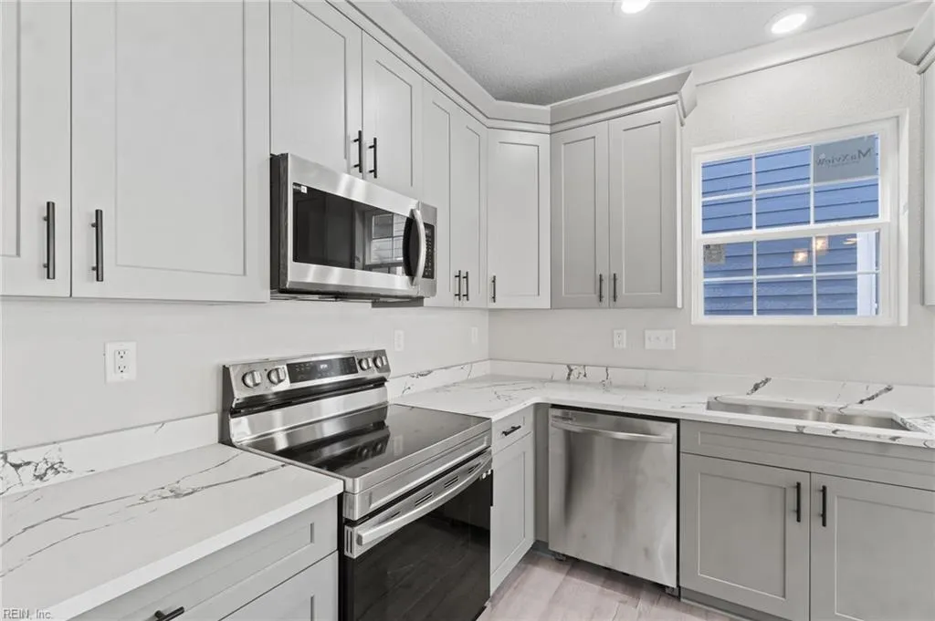 Norfolk, Virginia 23504, United States, 5 Bedrooms Bedrooms, ,3 BathroomsBathrooms,Residential,Active,23858