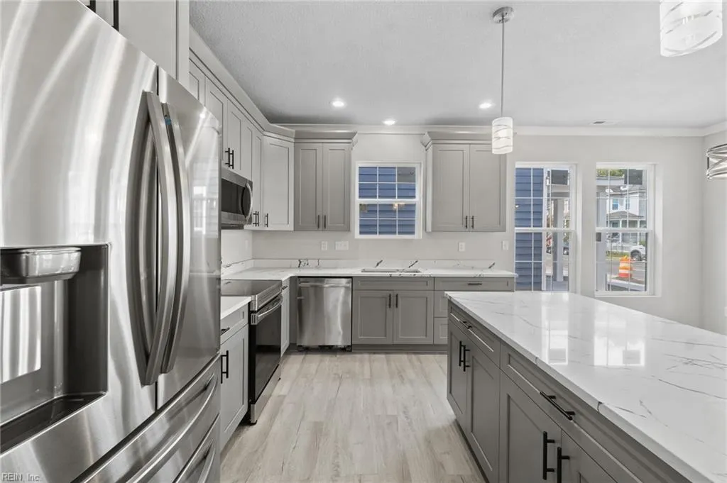 Norfolk, Virginia 23504, United States, 5 Bedrooms Bedrooms, ,3 BathroomsBathrooms,Residential,Active,23858