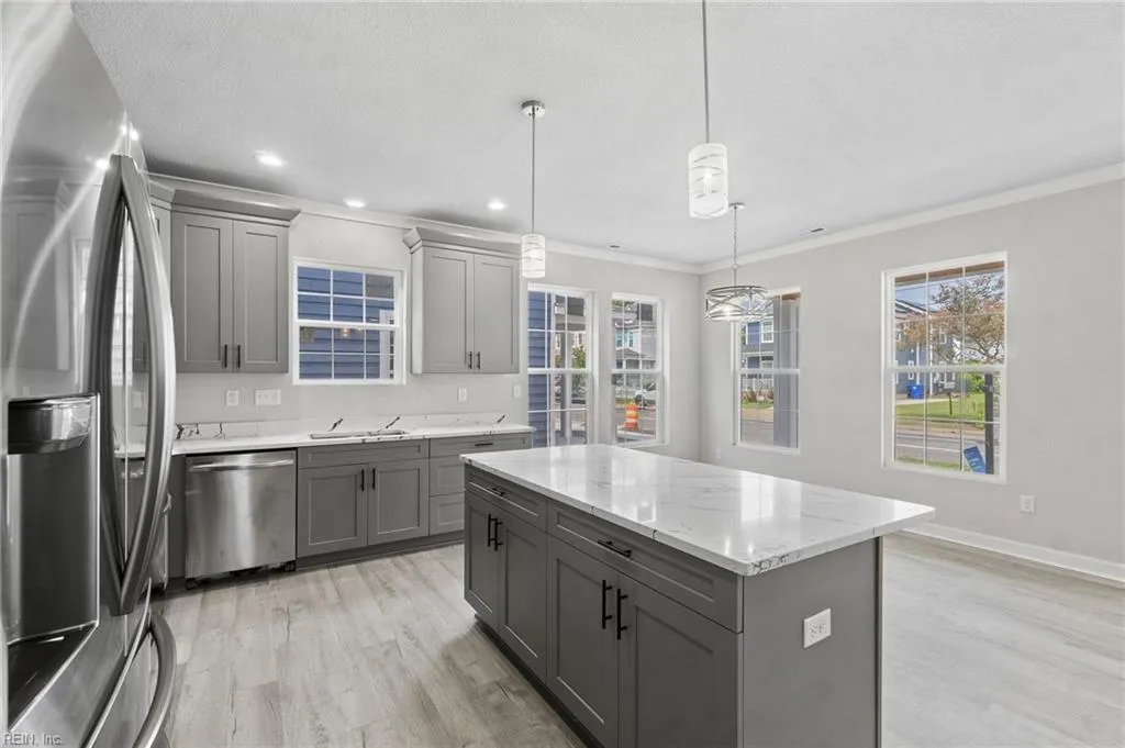 Norfolk, Virginia 23504, United States, 5 Bedrooms Bedrooms, ,3 BathroomsBathrooms,Residential,Active,23858