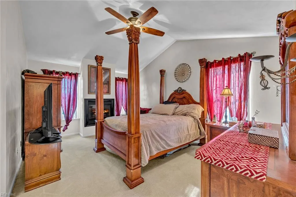 Portsmouth, Virginia 23703, United States, 4 Bedrooms Bedrooms, ,3 BathroomsBathrooms,Residential,Active,240510