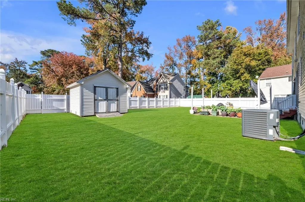 Portsmouth, Virginia 23703, United States, 4 Bedrooms Bedrooms, ,3 BathroomsBathrooms,Residential,Active,240510