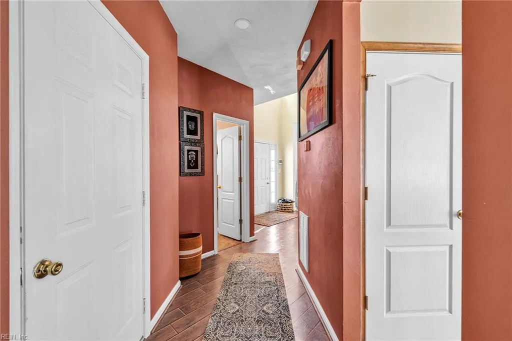 Portsmouth, Virginia 23703, United States, 4 Bedrooms Bedrooms, ,3 BathroomsBathrooms,Residential,Active,240510