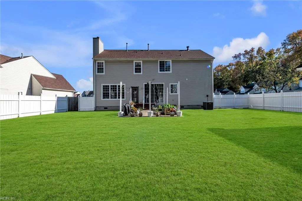 Portsmouth, Virginia 23703, United States, 4 Bedrooms Bedrooms, ,3 BathroomsBathrooms,Residential,Active,240510