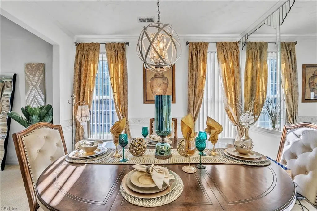 Portsmouth, Virginia 23703, United States, 4 Bedrooms Bedrooms, ,3 BathroomsBathrooms,Residential,Active,240510