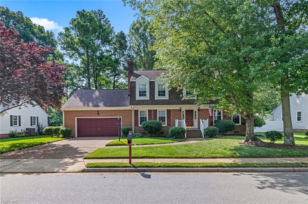 13 Paddock LN