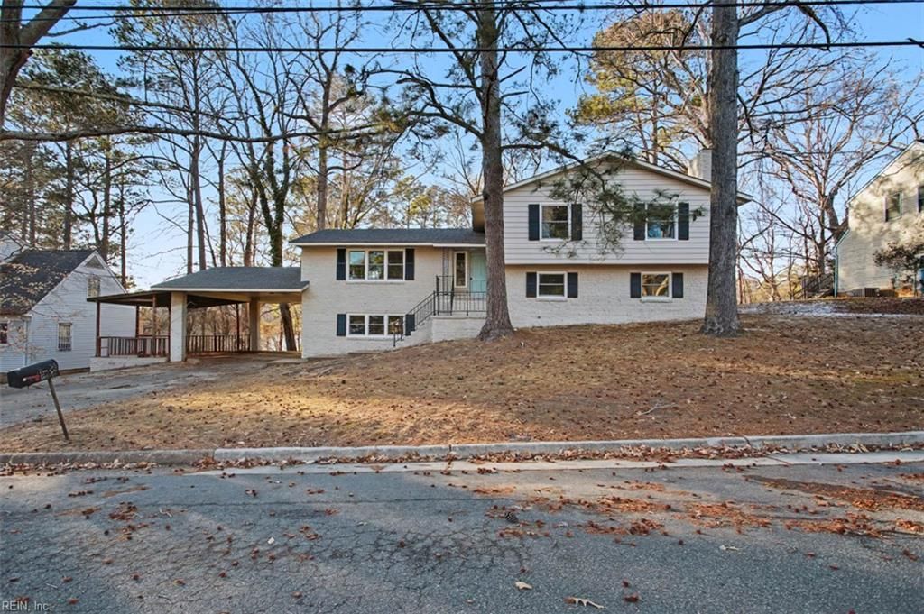 Photo of 110 W Rexford Drive, Newport News, VA 23608 (MLS # 10619543)