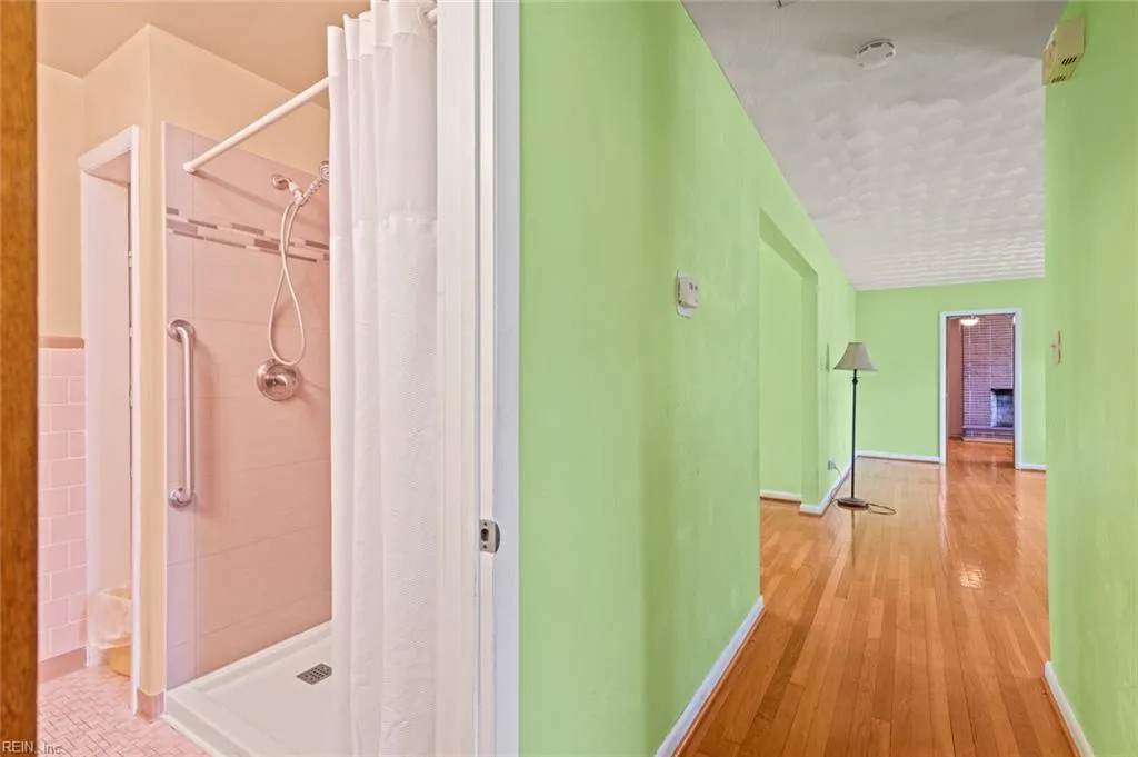 Hampton, Virginia 23666, United States, 3 Bedrooms Bedrooms, ,2 BathroomsBathrooms,Residential,Active,148105