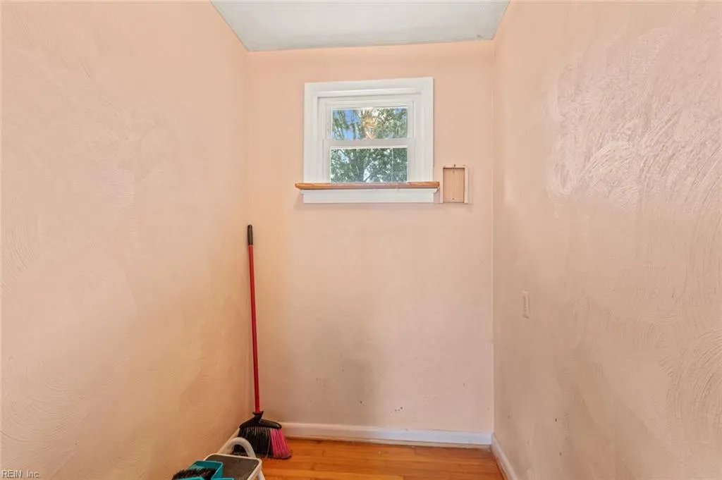 Hampton, Virginia 23666, United States, 3 Bedrooms Bedrooms, ,2 BathroomsBathrooms,Residential,Active,148105