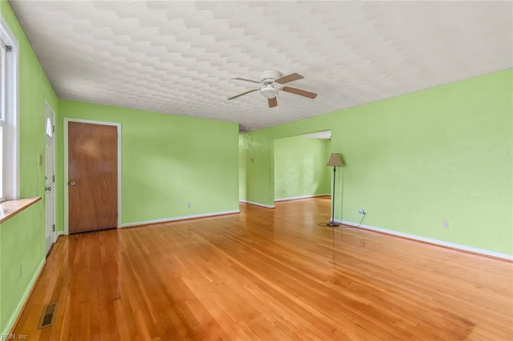 Hampton, Virginia 23666, United States, 3 Bedrooms Bedrooms, ,2 BathroomsBathrooms,Residential,Active,148105