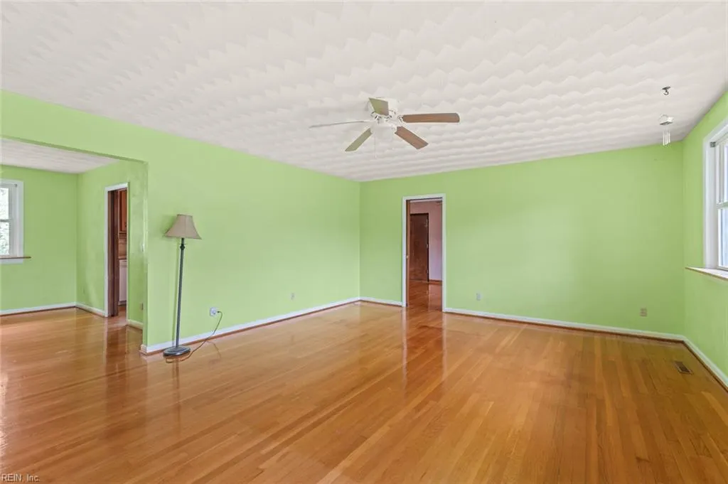 Hampton, Virginia 23666, United States, 3 Bedrooms Bedrooms, ,2 BathroomsBathrooms,Residential,Active,148105