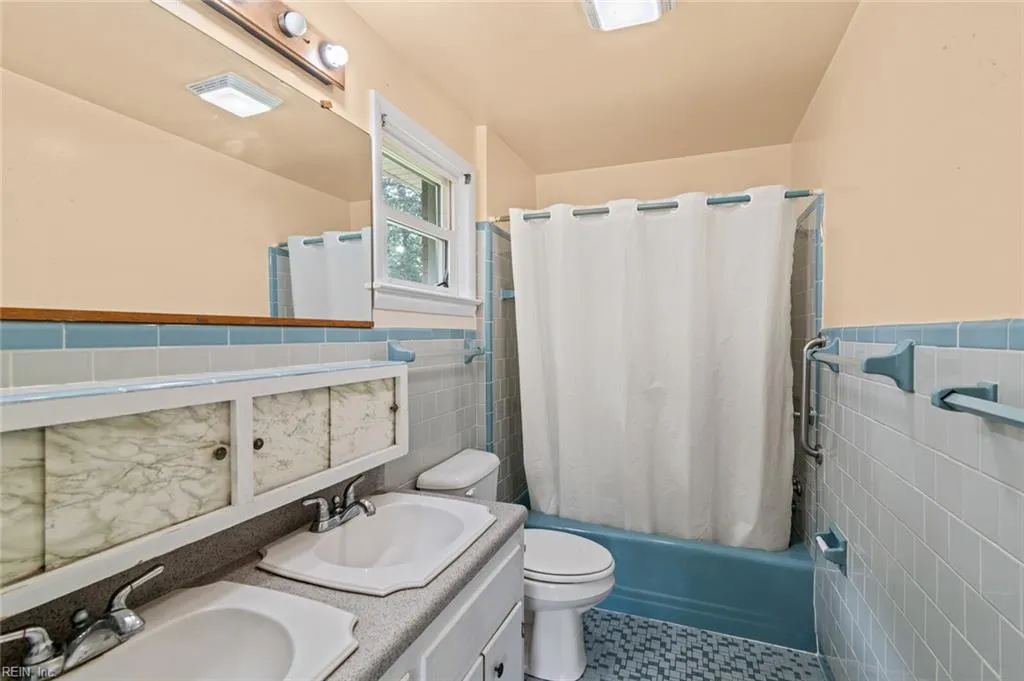 Hampton, Virginia 23666, United States, 3 Bedrooms Bedrooms, ,2 BathroomsBathrooms,Residential,Active,148105