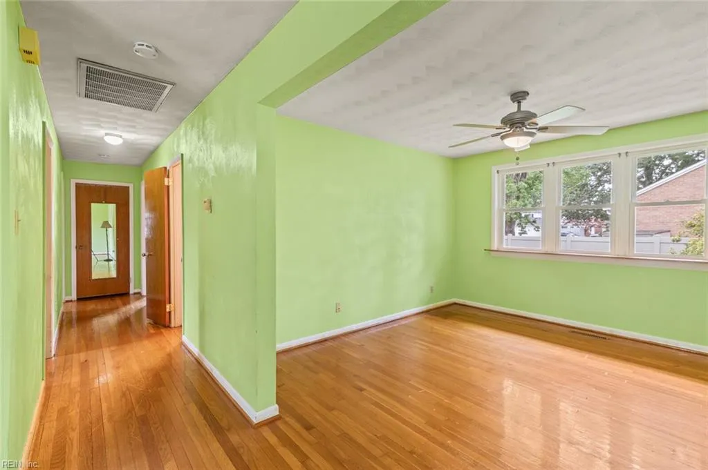 Hampton, Virginia 23666, United States, 3 Bedrooms Bedrooms, ,2 BathroomsBathrooms,Residential,Active,148105