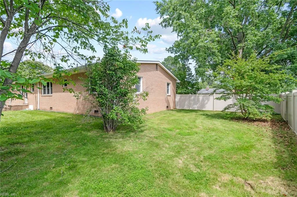 Hampton, Virginia 23666, United States, 3 Bedrooms Bedrooms, ,2 BathroomsBathrooms,Residential,Active,148105