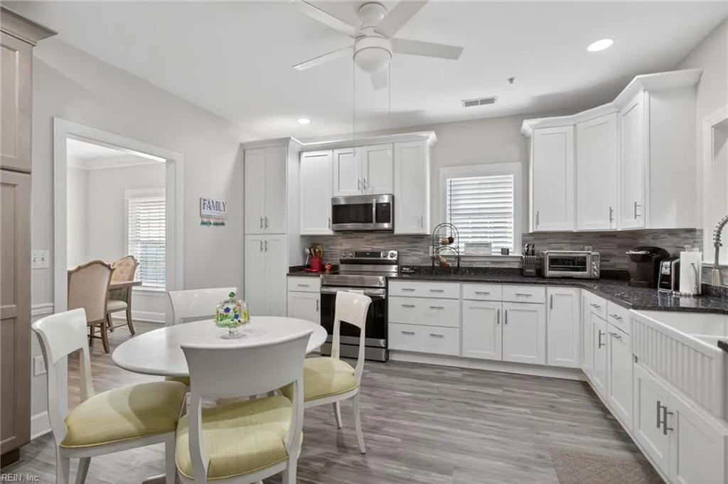 Virginia Beach, Virginia 23451, United States, 3 Bedrooms Bedrooms, ,3 BathroomsBathrooms,Residential,Active,242902