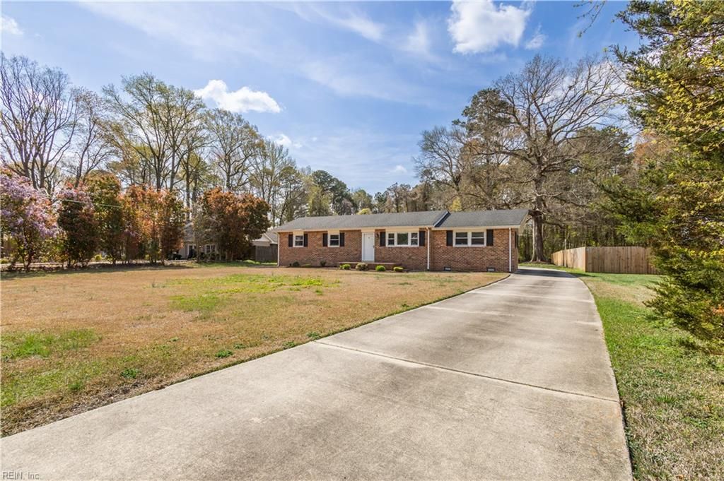 Photo of 205 Frank Drive, Chesapeake, VA 23322 (MLS # 10627499)