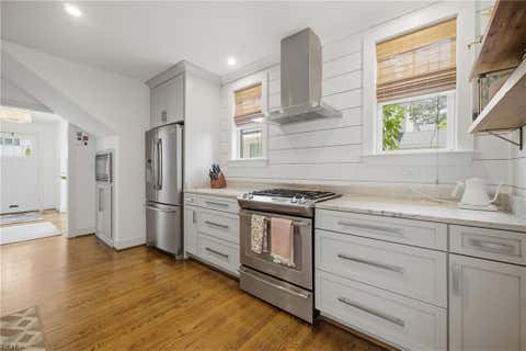 Photo for 6120 Rolfe AVE