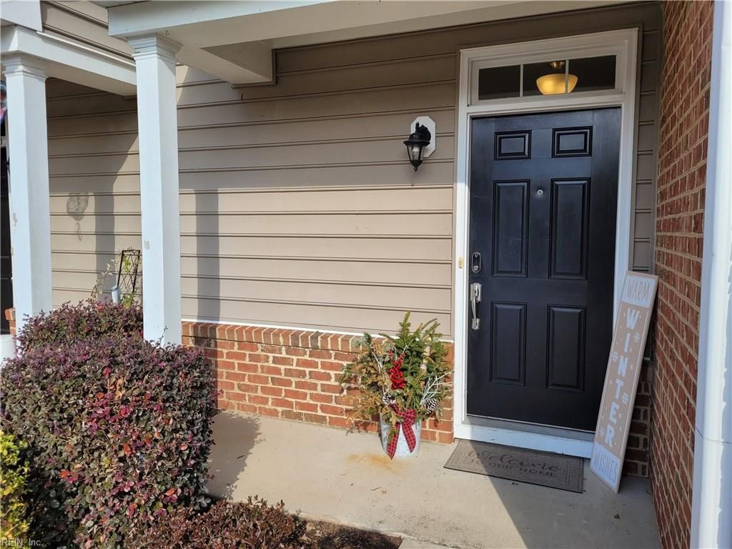 Photo of 512 Fieldstone Glen Way, Virginia Beach, VA 23454 (MLS # 10628386)