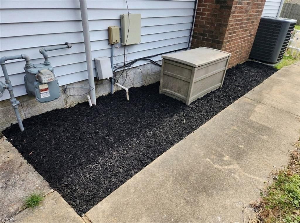 Photo of 821 Lindale Drive, Chesapeake, VA 23320 (MLS # 10624802)