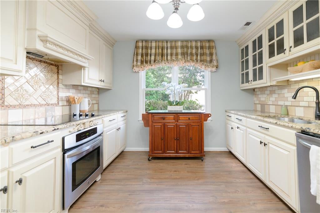 Photo of 7680 The Points Place #302, Gloucester Point, VA 23062 (MLS # 10641623)