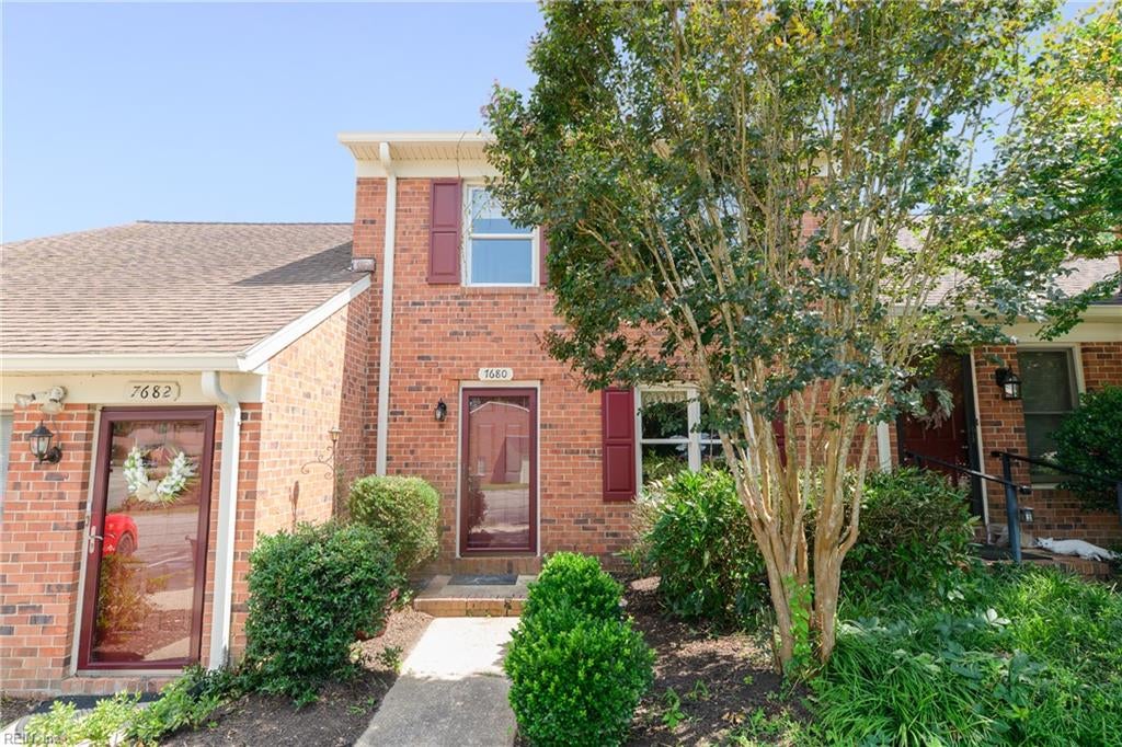 Photo of 7680 The Points Place #302, Gloucester Point, VA 23062 (MLS # 10641623)