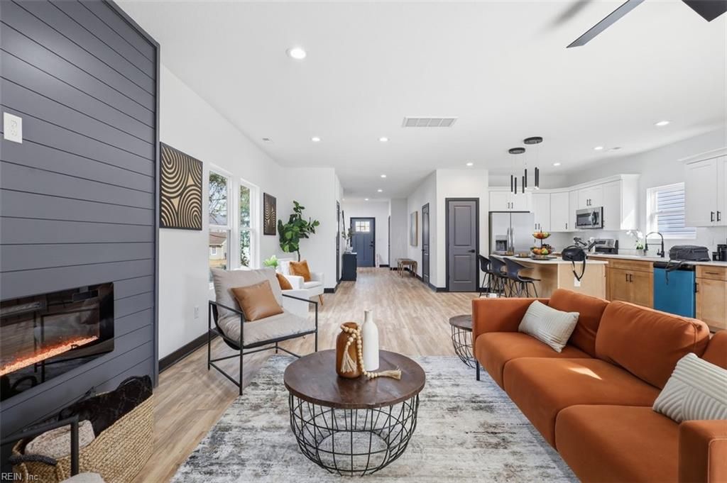 Photo of 122 E Kelly Avenue, Hampton, VA 23663 (MLS # 10615829)