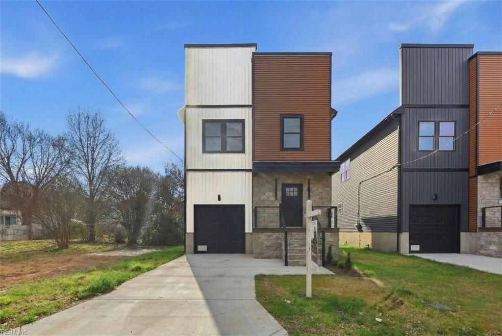 Photo of 122 E Kelly Avenue, Hampton, VA 23663 (MLS # 10615829)