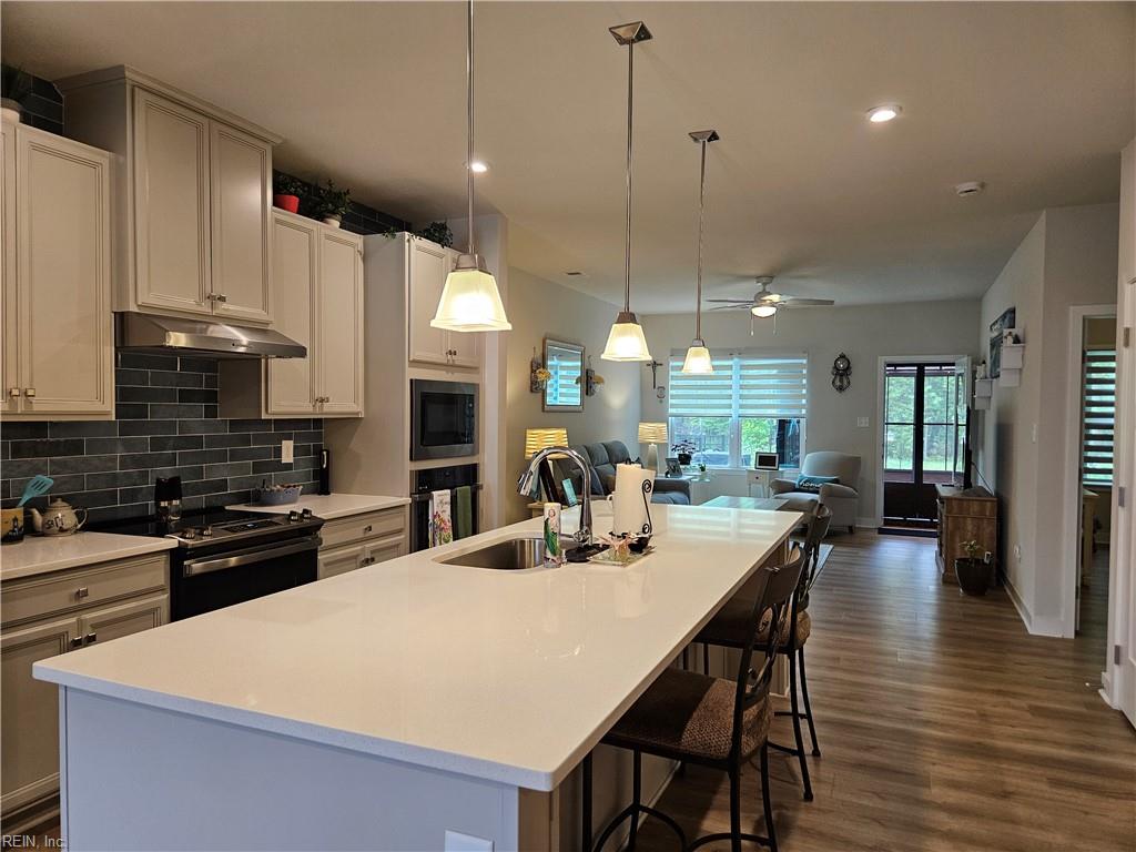 23082 Retreat LN